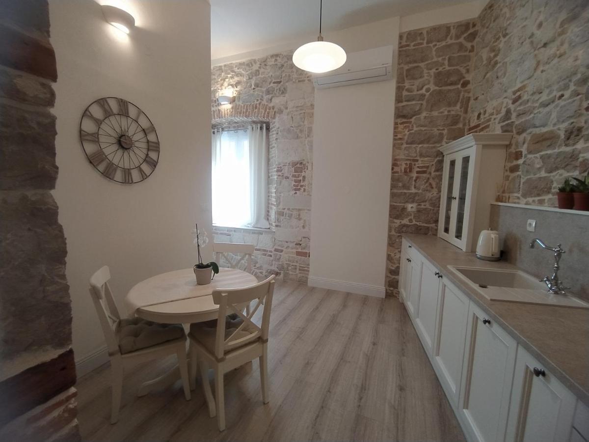 Apartment Antique Zadar - City Center Eksteriør billede